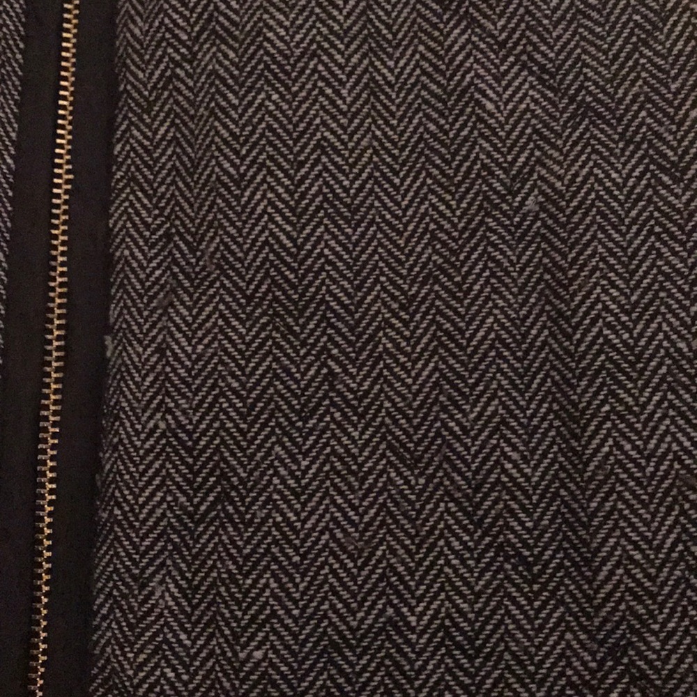 Vest - Picture 2 of 4